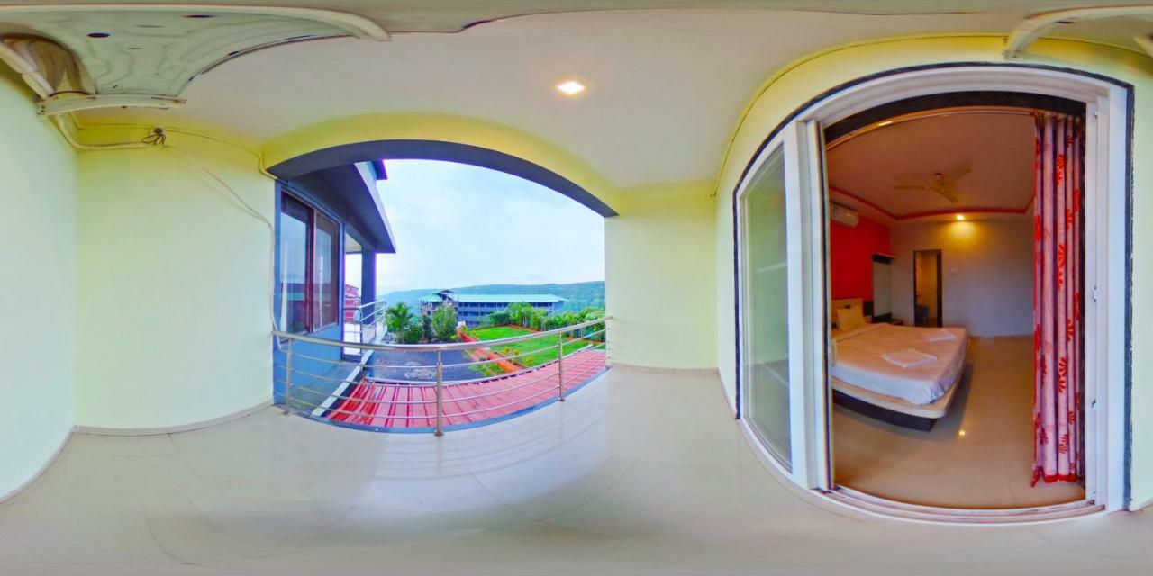 Golden Valley Resort มหาบาเลชวาร์ ภายนอก รูปภาพ