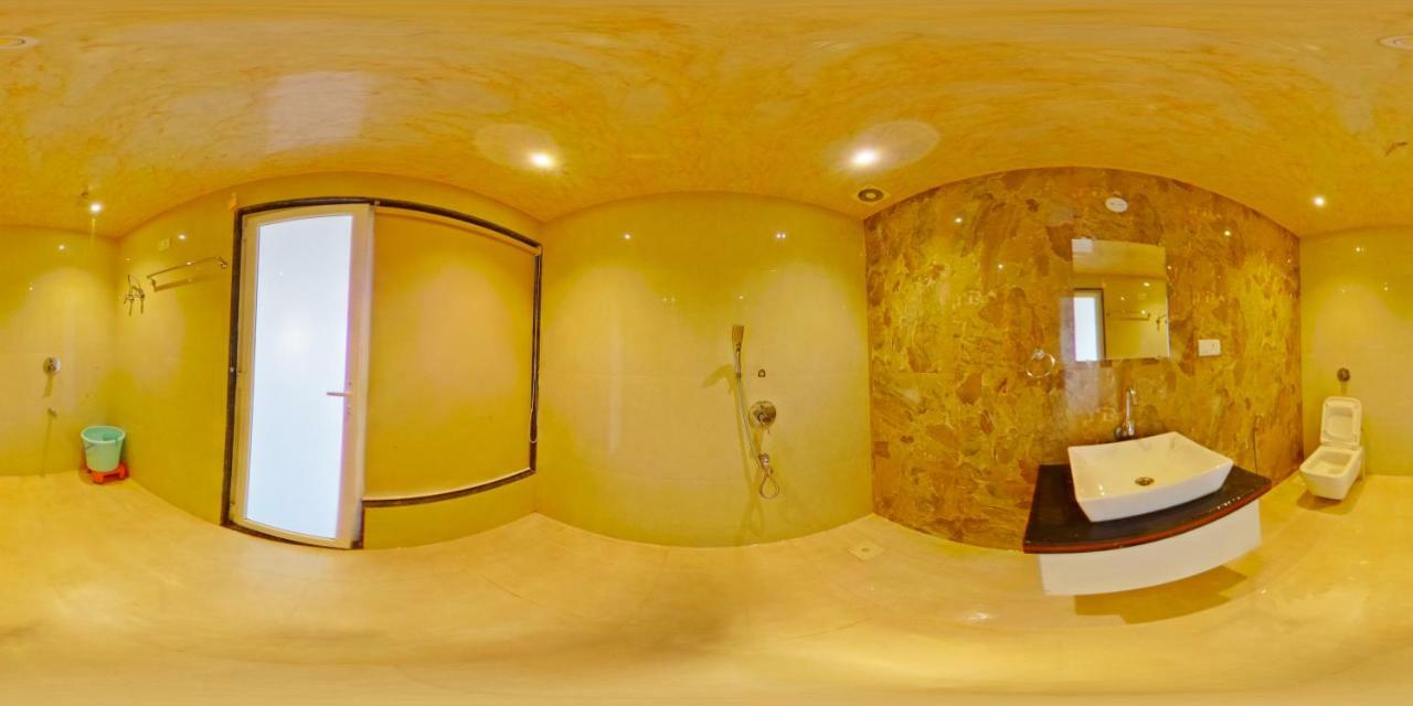 Golden Valley Resort มหาบาเลชวาร์ ภายนอก รูปภาพ